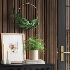 Minimalist greenery wreath